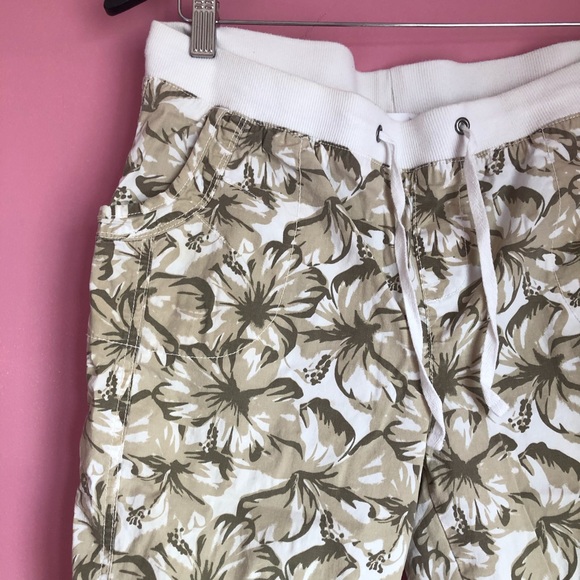 🔹2/$30🔹 Size 10 Floral Brown Capris - Picture 3 of 10